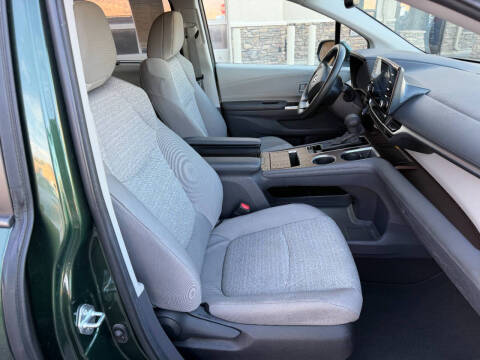 2024 Toyota Sienna LE 8-Passenger