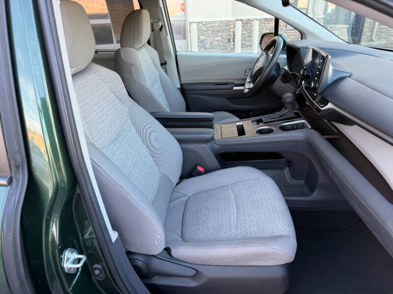 2024 Toyota Sienna LE 8-Passenger