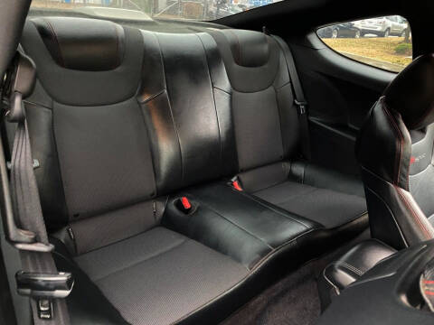 2014 Hyundai Genesis Coupe 2.0T R-Spec