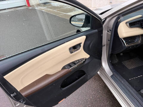 2016 Toyota Avalon XLE Plus