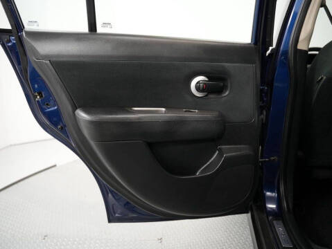 2012 Nissan Versa 1.8 S