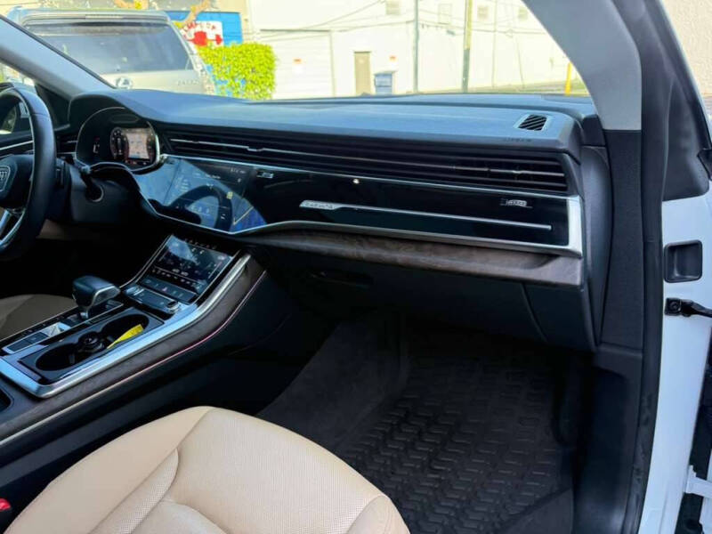 2019 Audi Q8 quattro Premium Plus 55 TFSI