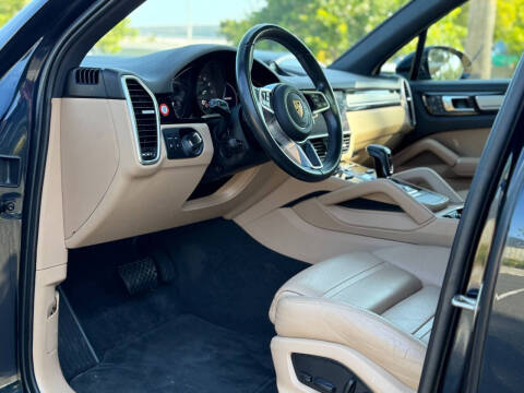 2022 Porsche Cayenne Platinum Edition