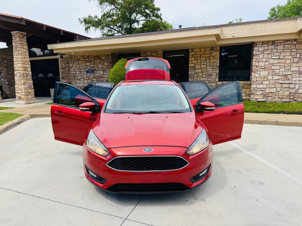 Red 2018 Ford Focus SEL SEL 4dr Hatchback 17