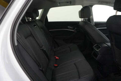 2023 Audi e-tron quattro Premium Plus