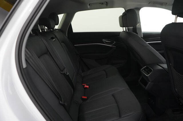 2023 Audi e-tron quattro Premium Plus