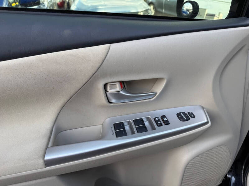2012 Toyota Prius v Five