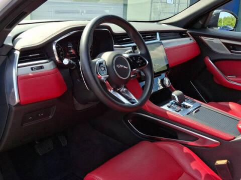 2025 Jaguar F-PACE P250 R-Dynamic S