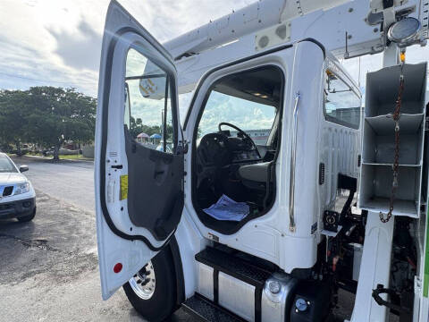 2018 Freightliner M2 106