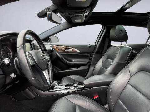 2017 Infiniti QX30 Premium