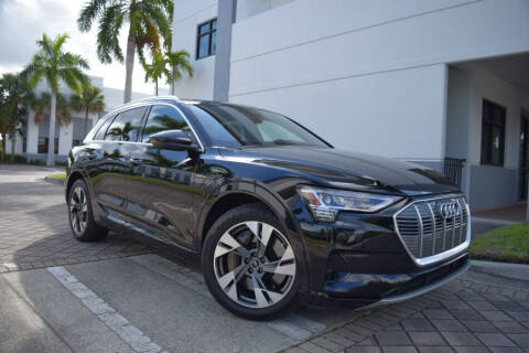 2022 Audi e-tron quattro Premium