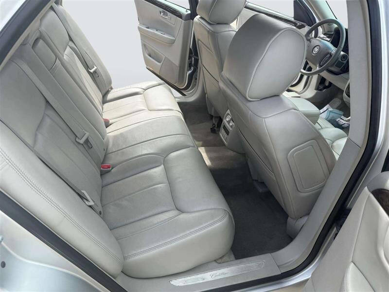 2011 Cadillac DTS Luxury Collection