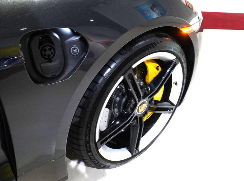 2020 Porsche Taycan Turbo