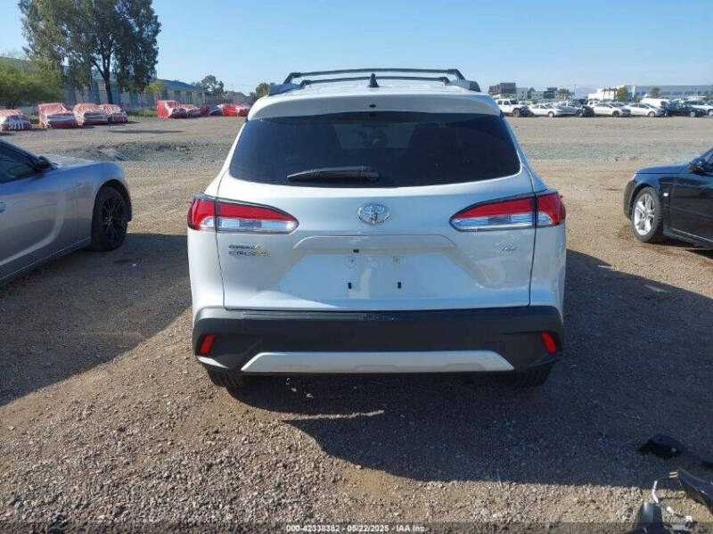 2025 Toyota Corolla Cross LE