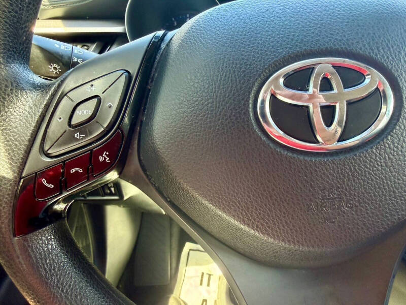 2021 Toyota C-HR LE
