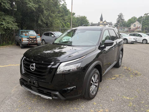 2023 Nissan Pathfinder SL