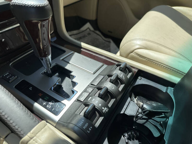 2013 Lexus LX 570