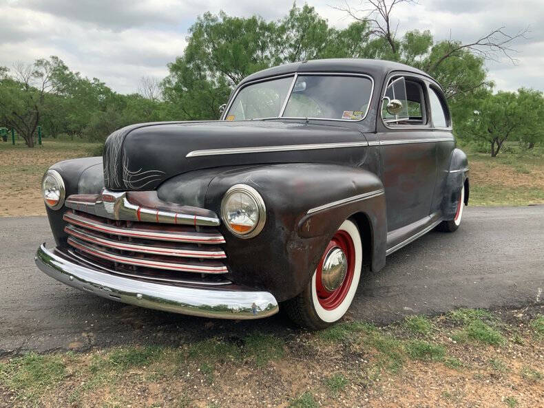 1946 Ford Deluxe