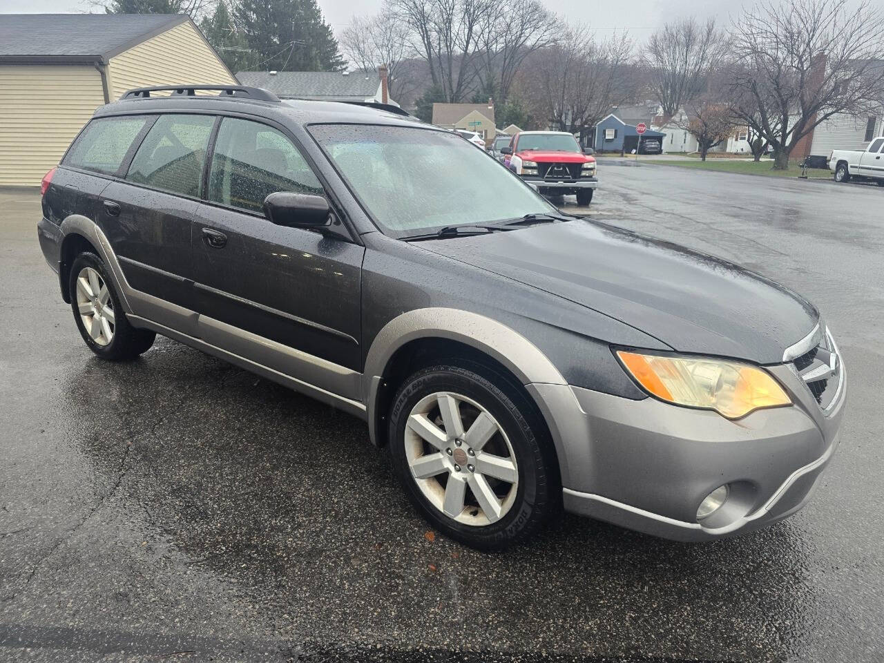 2009 Subaru Outback for sale at QUEENSGATE AUTO SALES in York, PA