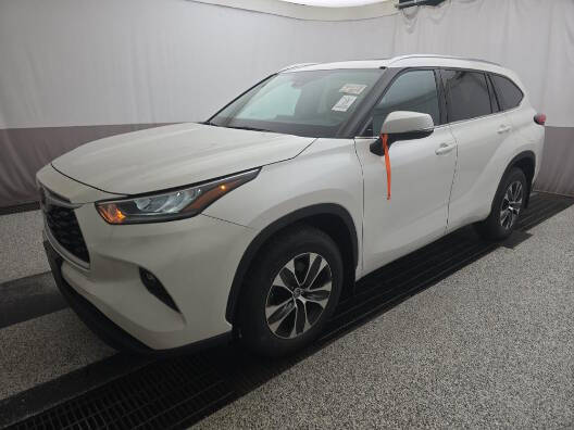 2021 Toyota Highlander XLE's photo