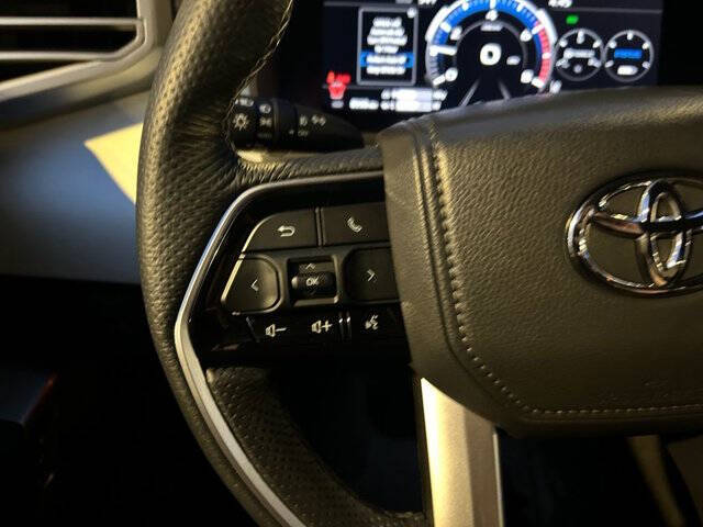 2025 Toyota Sequoia SR5