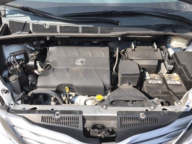 2015 Toyota Sienna LE 8-Passenger