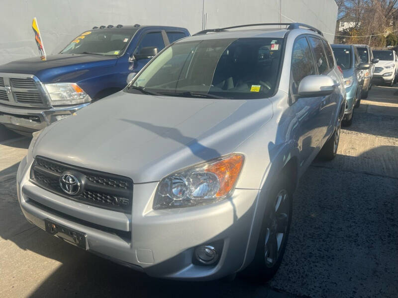 2010 Toyota RAV4 Sport's photo