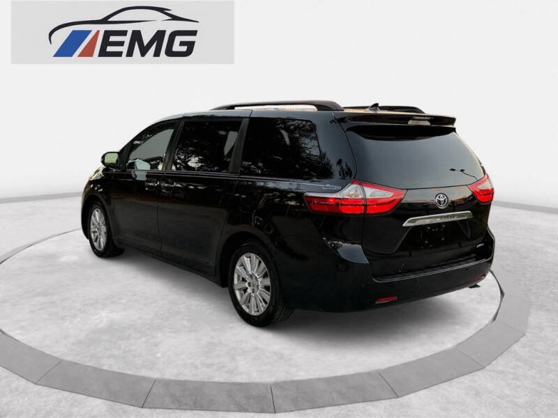 2015 Toyota Sienna