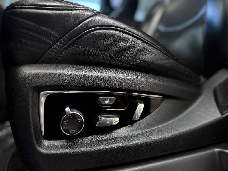 2019 Cadillac Escalade Platinum