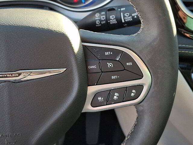 2024 Chrysler Pacifica Plug-In Hybrid Select