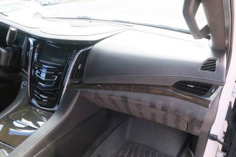 2017 Cadillac Escalade ESV Platinum