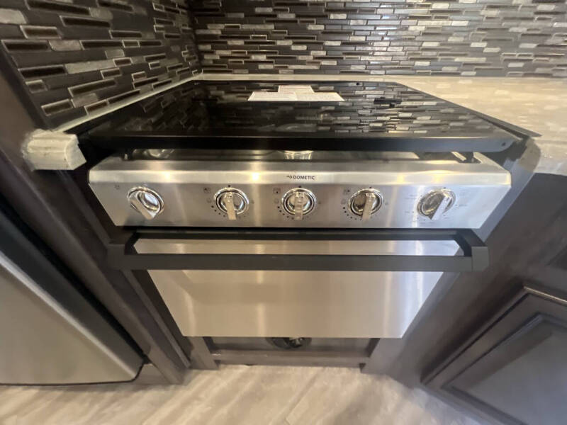 2020 Holiday Rambler Invicta