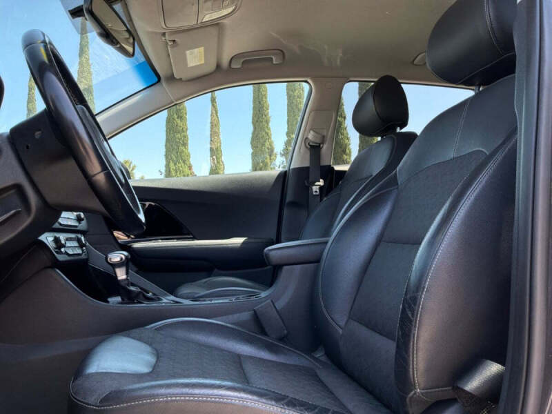 2019 Kia Niro S Touring