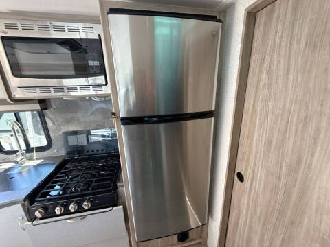 2022 Winnebago Micro Minnie FLX