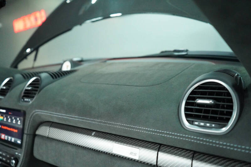 2023 Porsche 718 Cayman GT4 RS