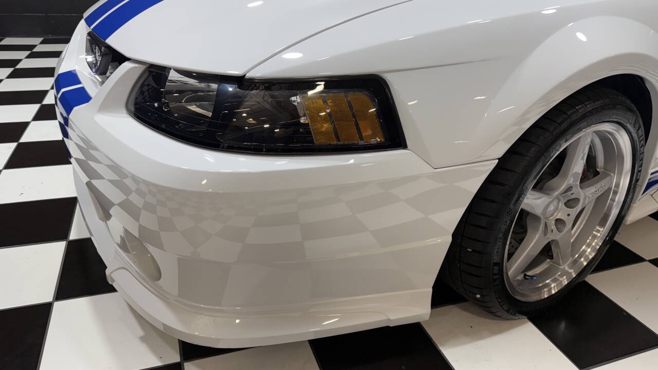 2003 Ford Mustang 16