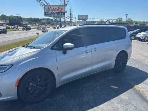 2023 Chrysler Pacifica Touring L