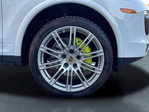 2016 Porsche Cayenne S E-Hybrid