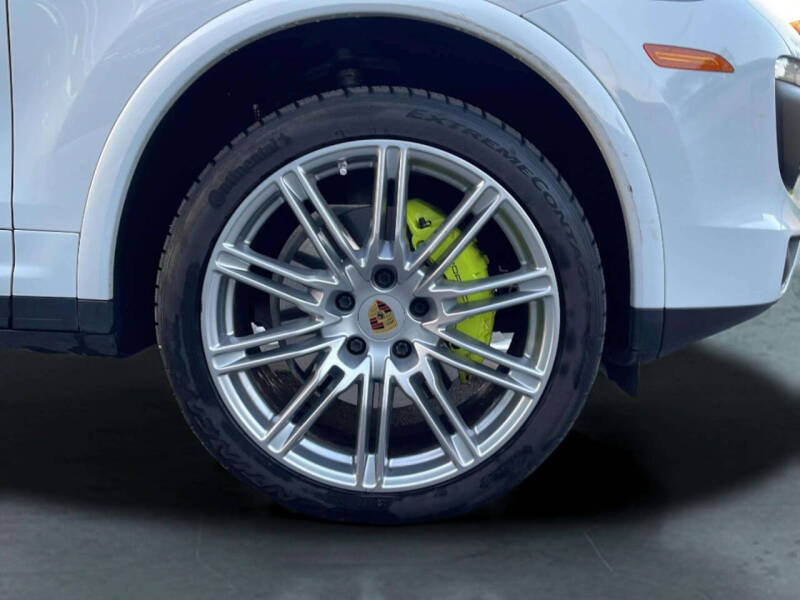 2016 Porsche Cayenne S E-Hybrid