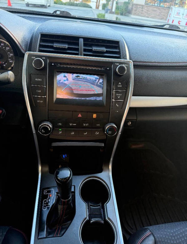 2015 Toyota Camry SE