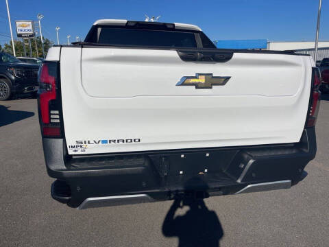 2025 Chevrolet Silverado EV LT