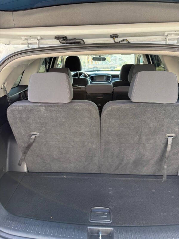 2019 Kia Sorento S V6