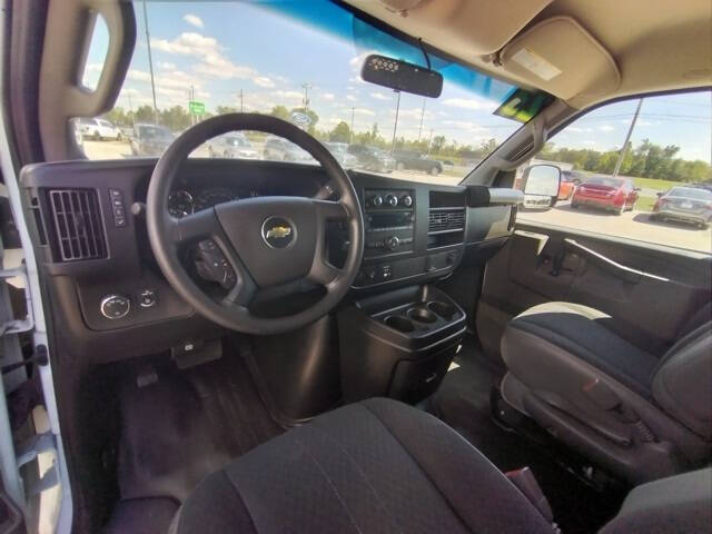 2023 Chevrolet Express 2500