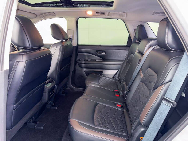 2024 Nissan Pathfinder Platinum