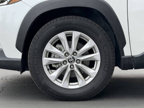 2024 Toyota Corolla Cross LE