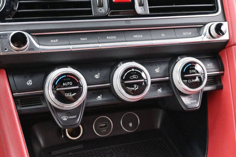 2023 Genesis G70