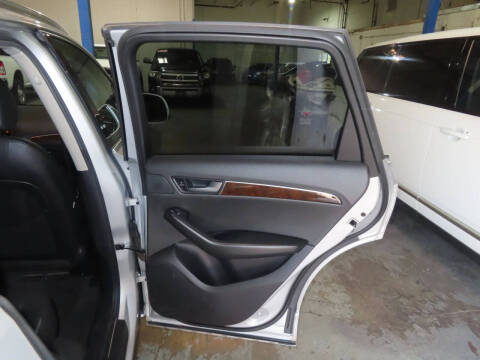 2011 Audi Q5 2.0T quattro Premium