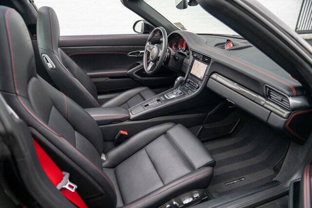 2018 Porsche 911 29