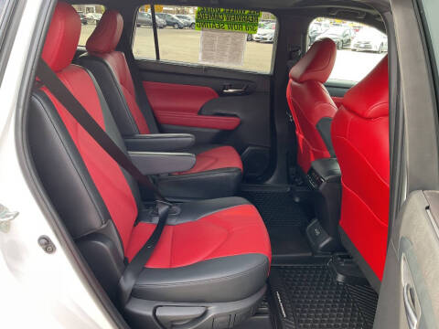 2023 Toyota Highlander XSE