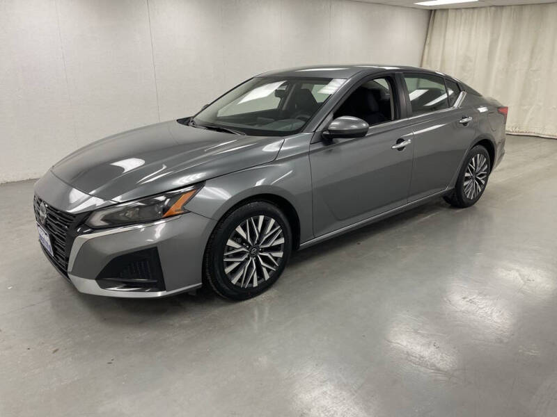 2023 Nissan Altima SV's photo